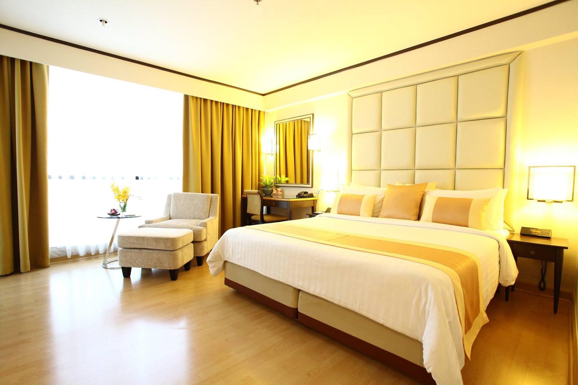 The Four Wings Hotel Bangkok Exterior photo