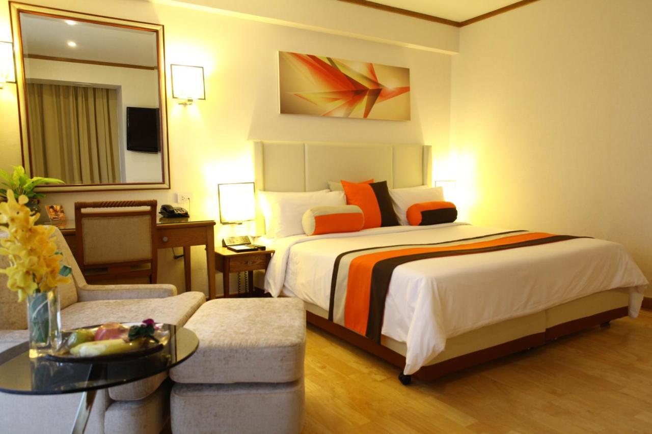 The Four Wings Hotel Bangkok Exterior photo
